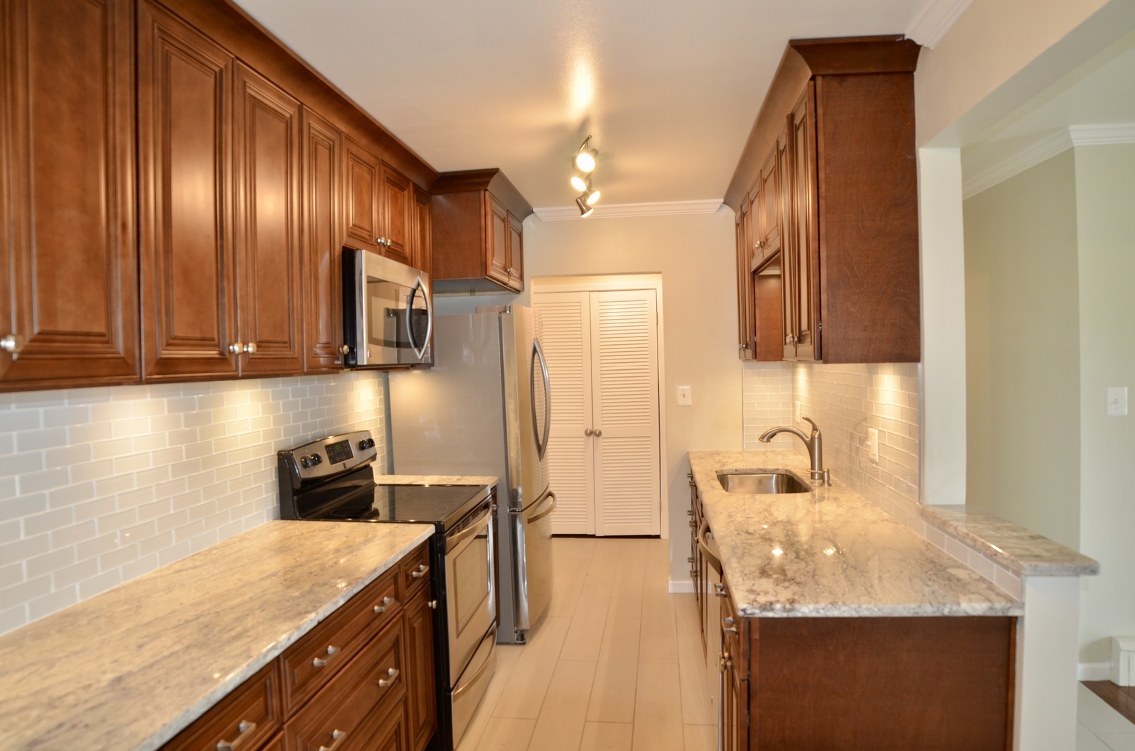 7413 Brookdale Drive #208, Darien, IL 60561