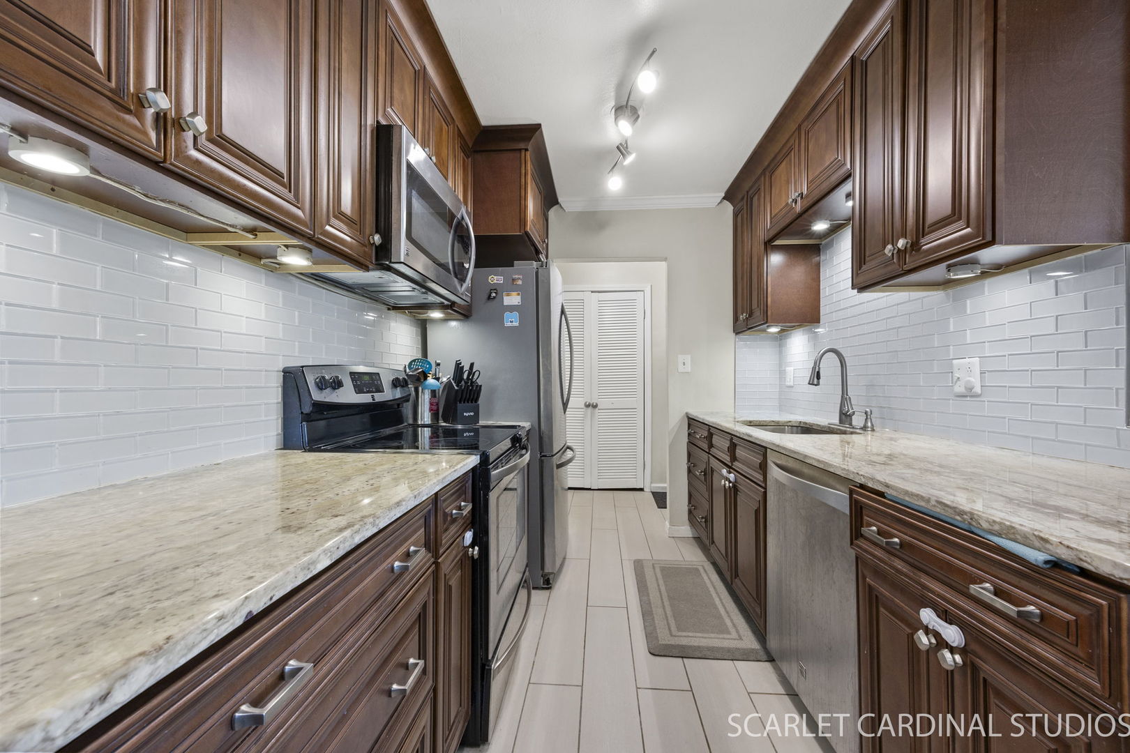 7413 Brookdale Drive #208, Darien, IL 60561