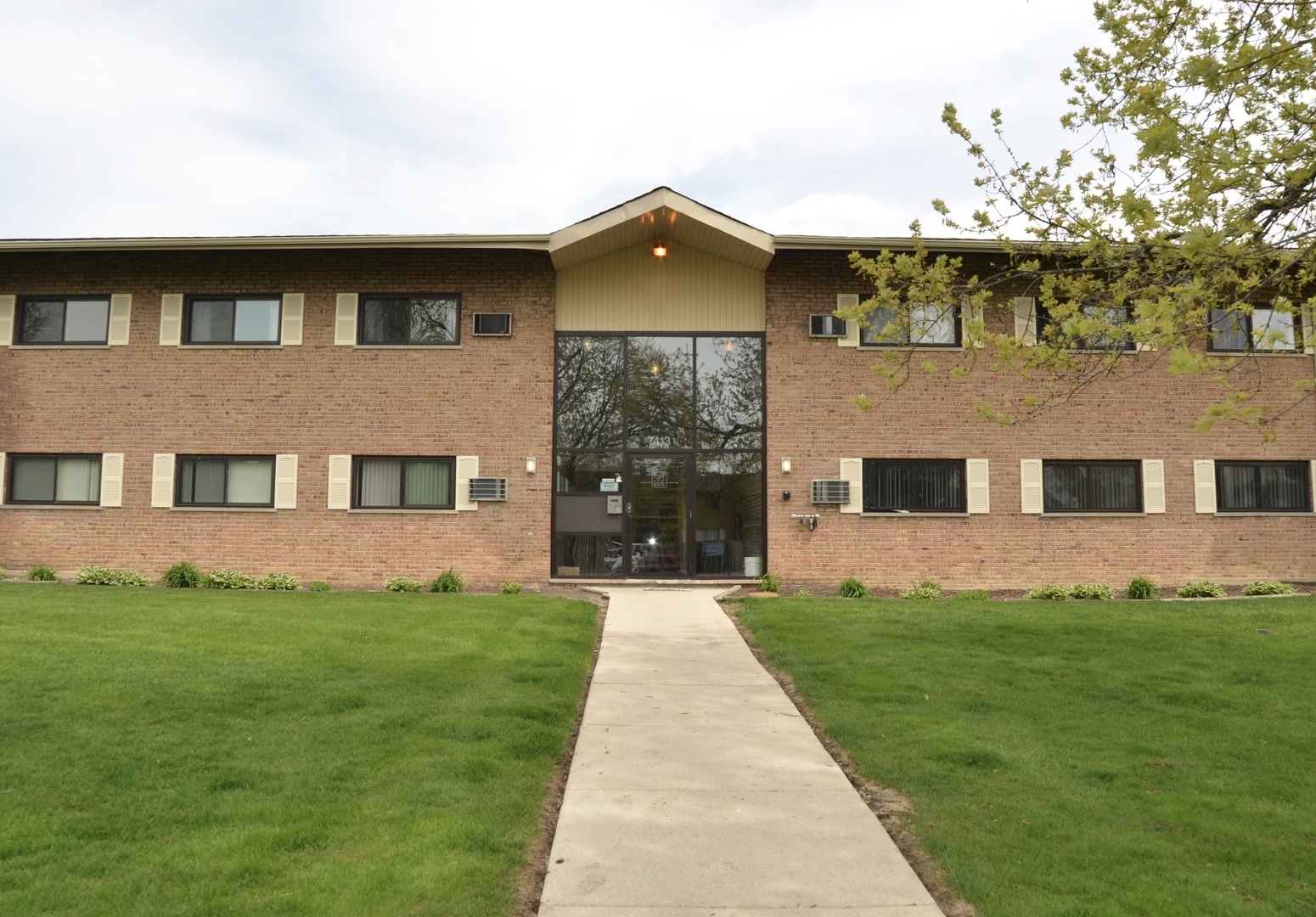 7413 Brookdale Drive #208, Darien, IL 60561