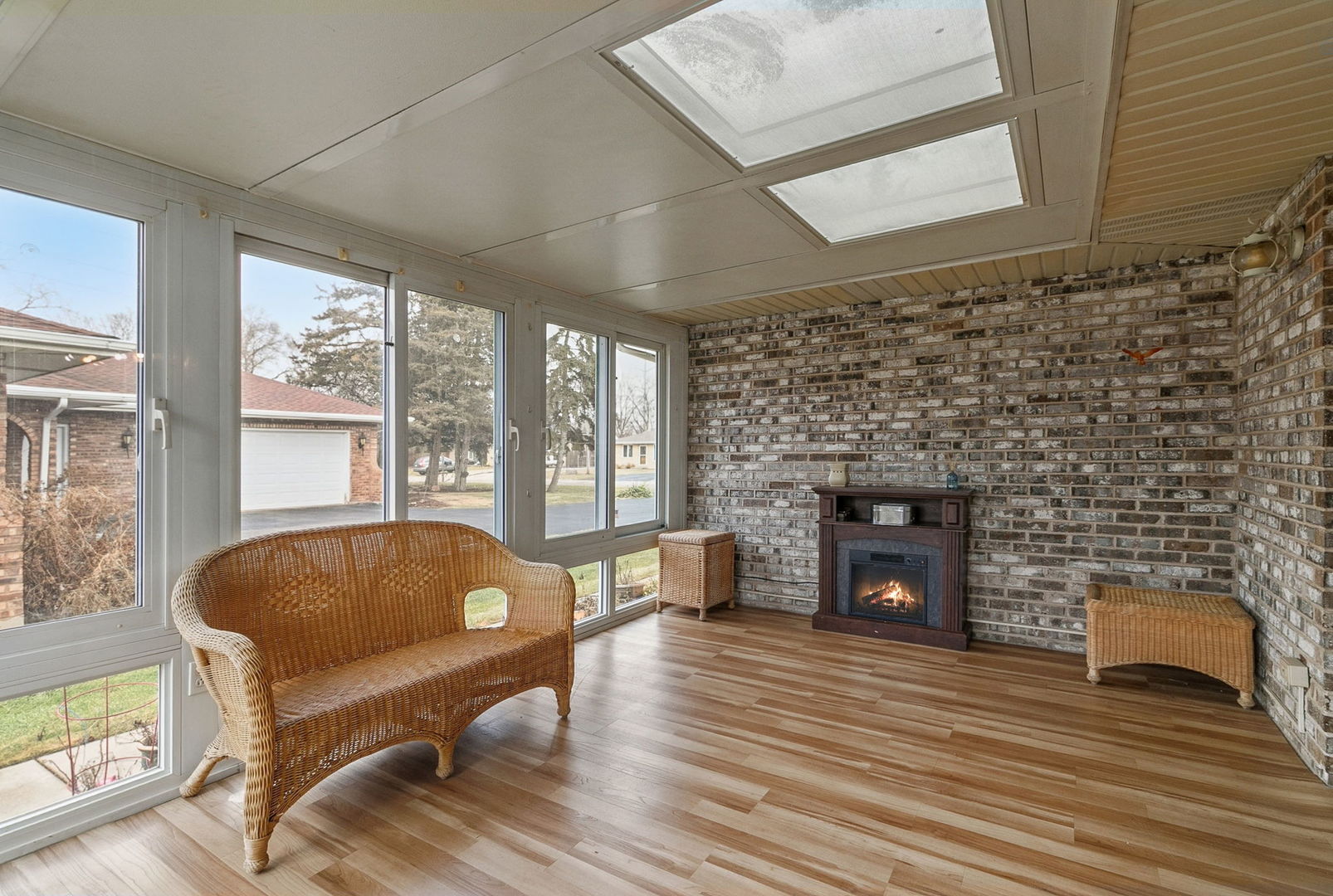 207 Hill Street, Willow Springs, IL 60480