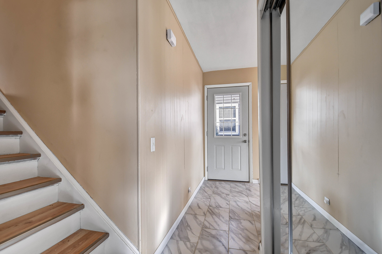 7754 S Mcvicker Avenue, Burbank, IL 60459