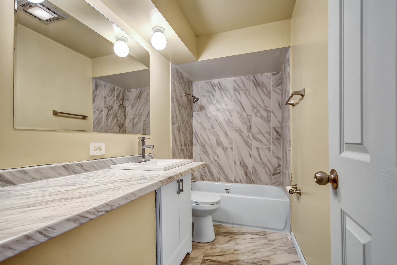 7754 S Mcvicker Avenue, Burbank, IL 60459