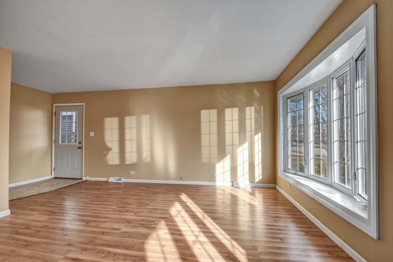 7754 S Mcvicker Avenue, Burbank, IL 60459