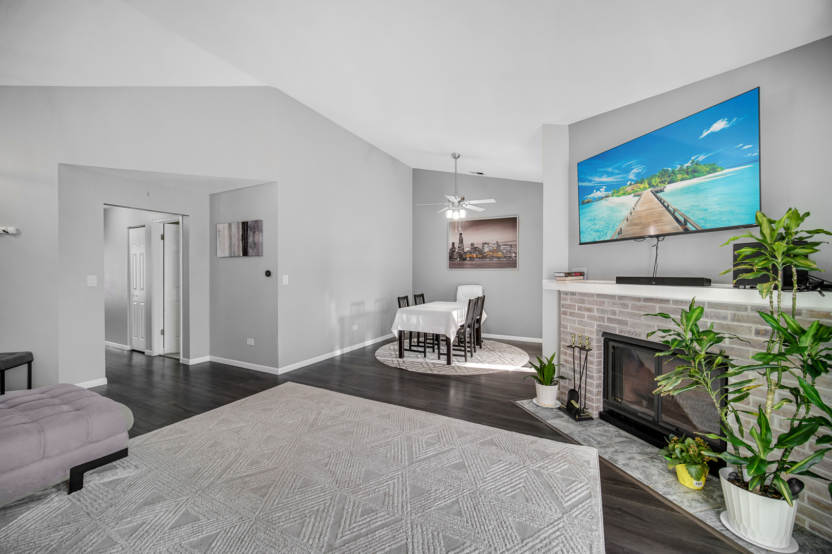 1471 Fairlane Drive #2A, Schaumburg, IL 60193