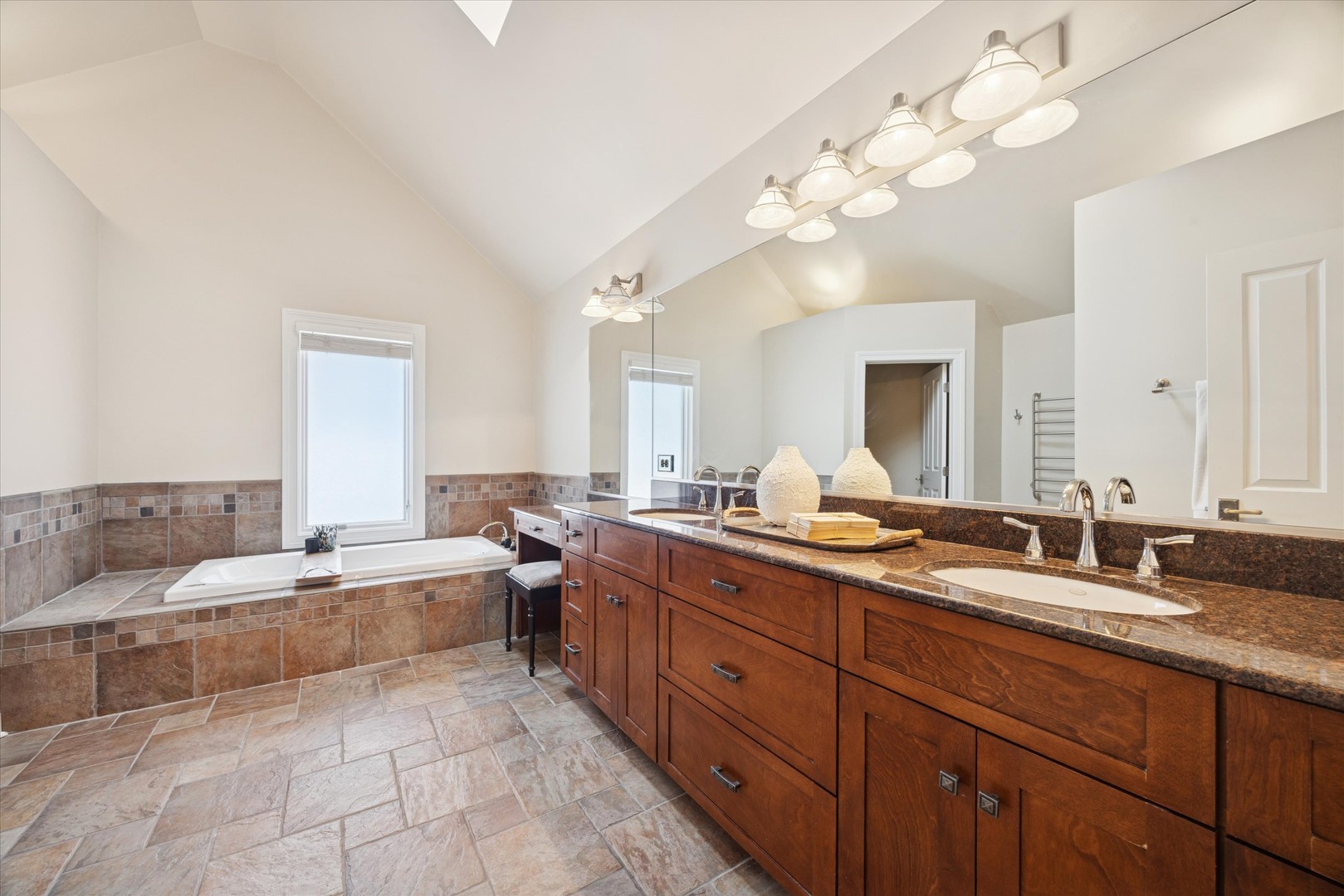 5605 S Quincy Street, Hinsdale, IL 60521