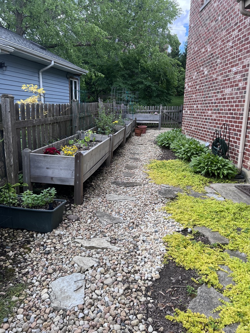 5605 S Quincy Street, Hinsdale, IL 60521