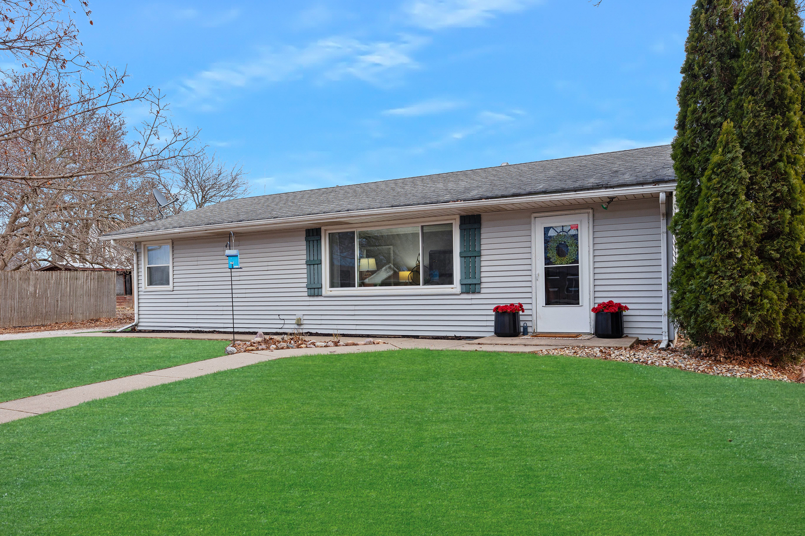 203 S TAZEWELL Street, Mackinaw, IL 61755