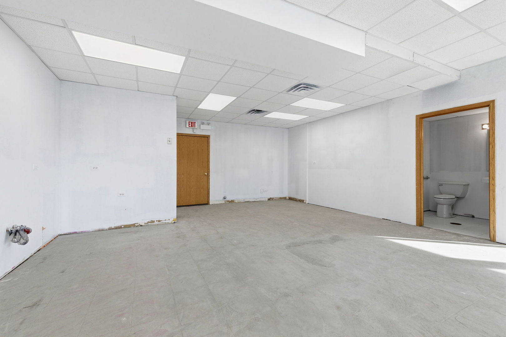 6301 N Northwest Highway, Chicago, IL 60631