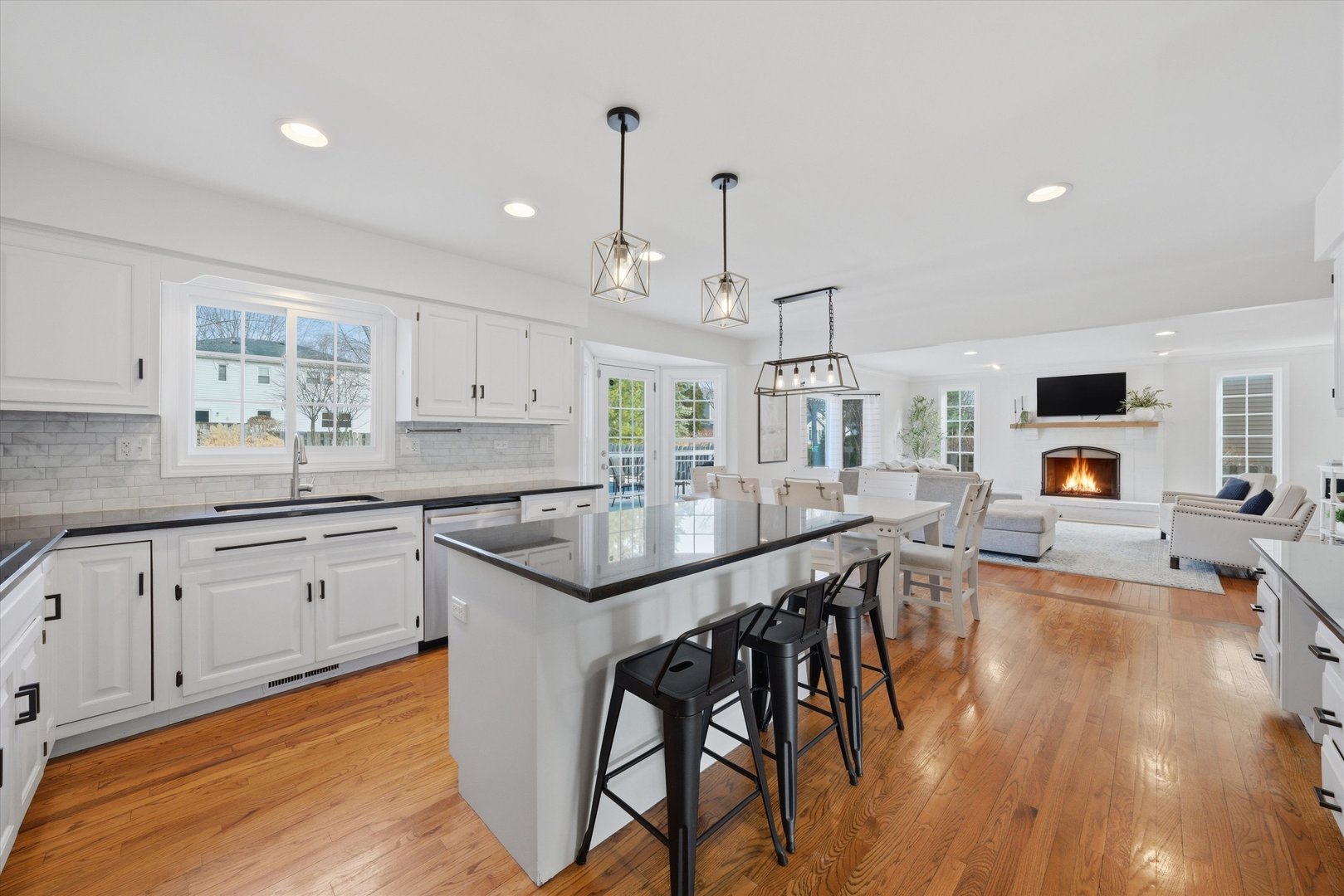 289 Winding Creek Drive, Naperville, IL 60565