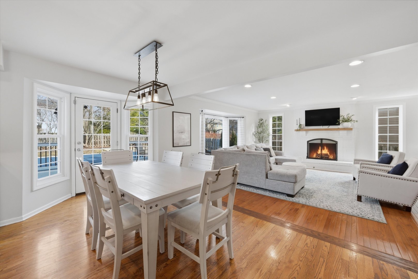 289 Winding Creek Drive, Naperville, IL 60565