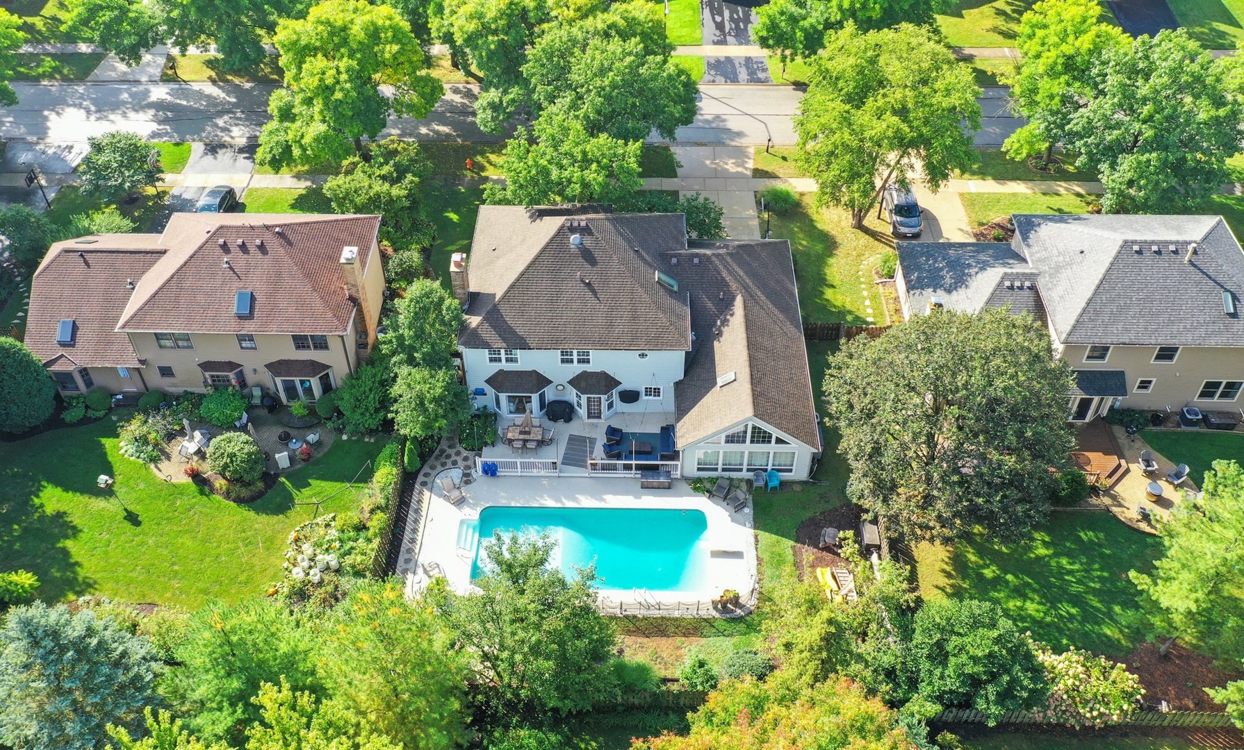 289 Winding Creek Drive, Naperville, IL 60565