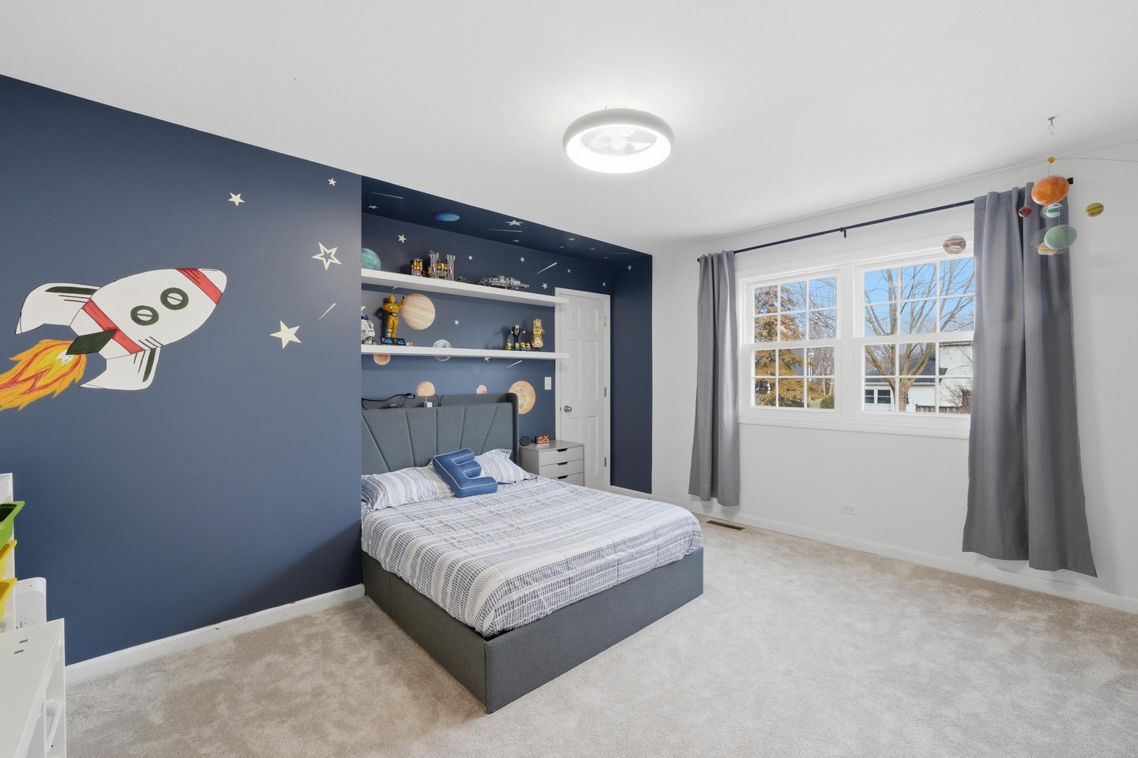 289 Winding Creek Drive, Naperville, IL 60565