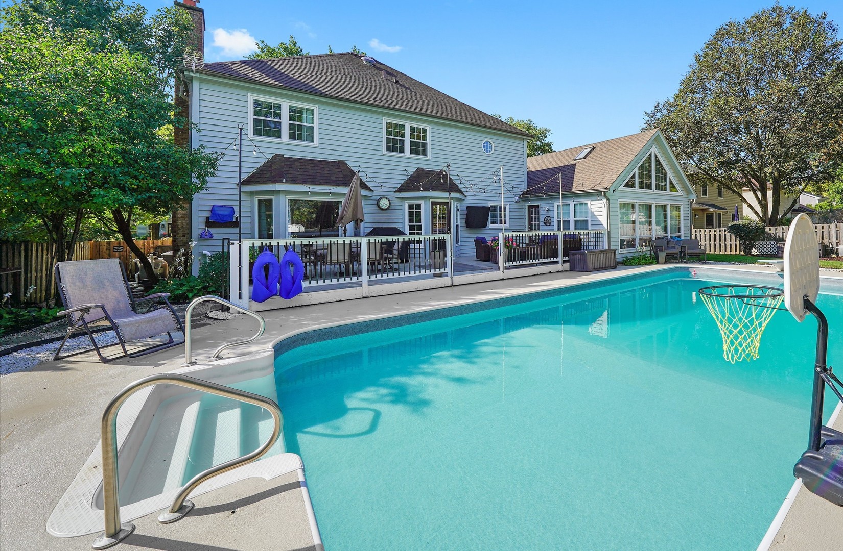 289 Winding Creek Drive, Naperville, IL 60565