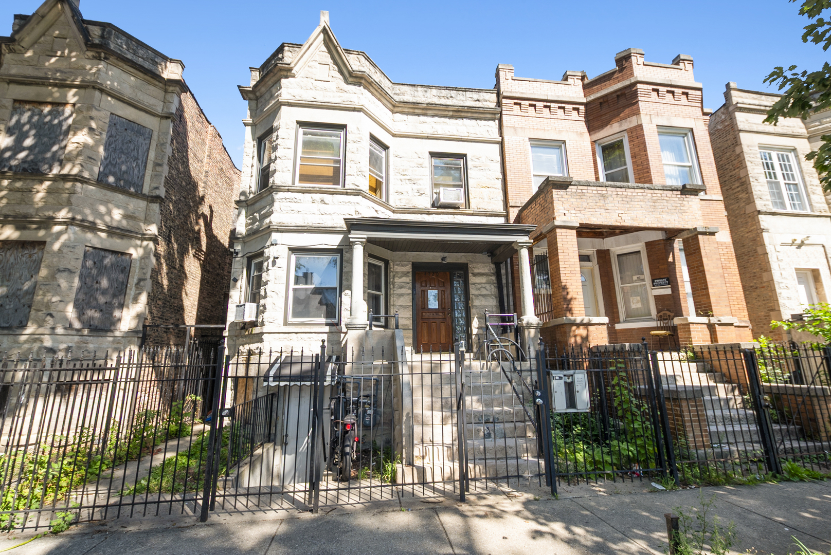 4220 W Monroe Street, Chicago, IL 60624