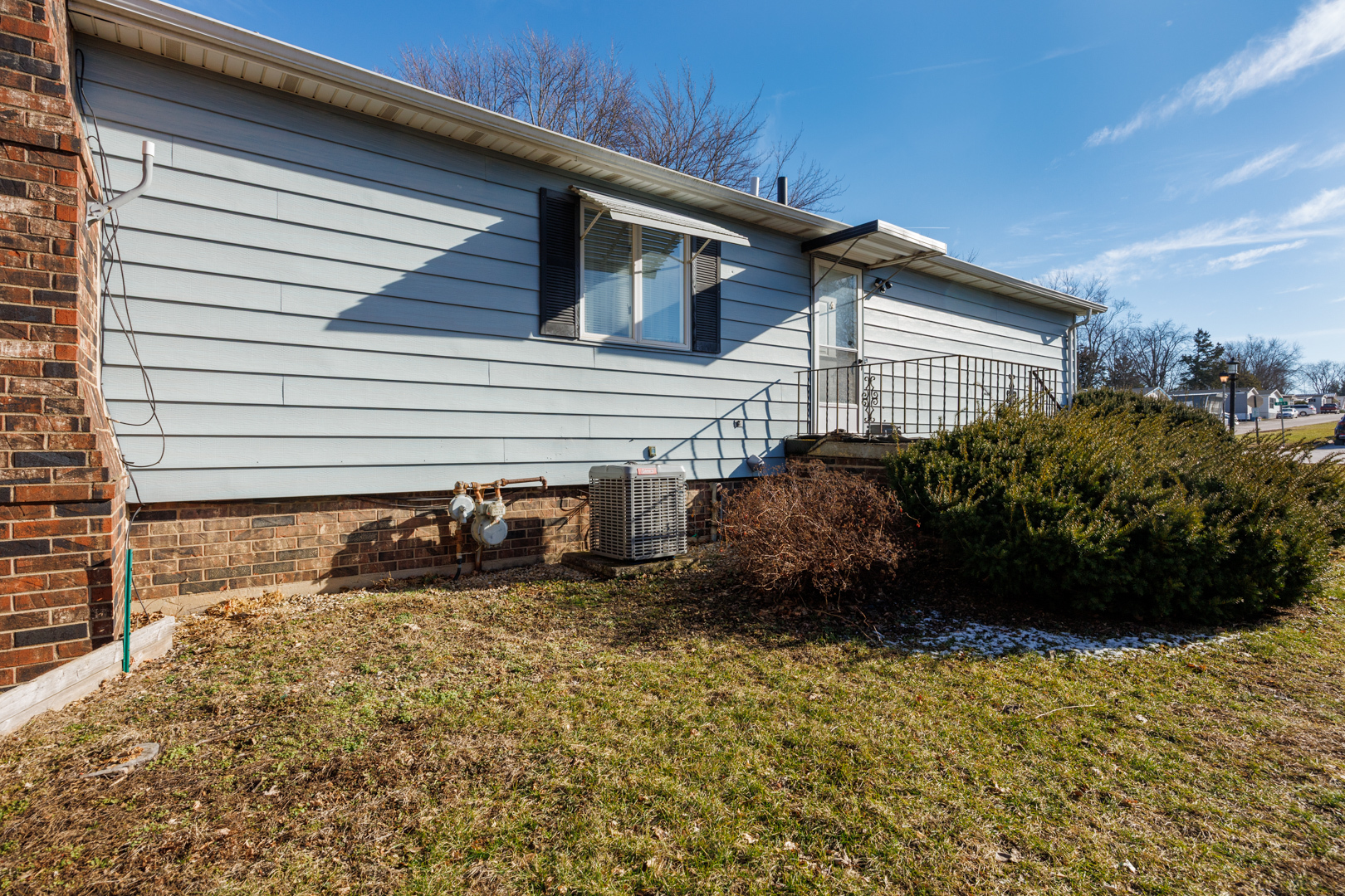 48 AVENUE A, Bloomington, IL 61704