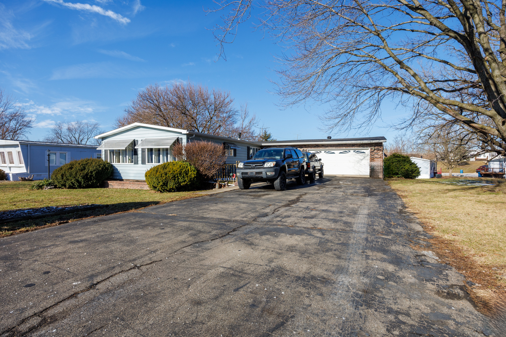 48 AVENUE A, Bloomington, IL 61704