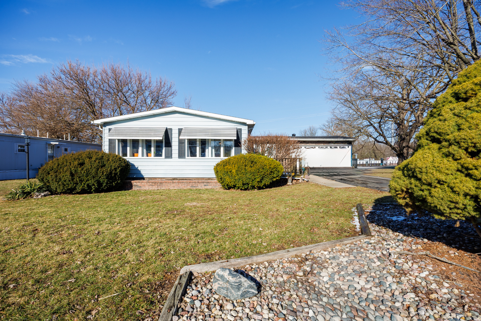 48 AVENUE A, Bloomington, IL 61704