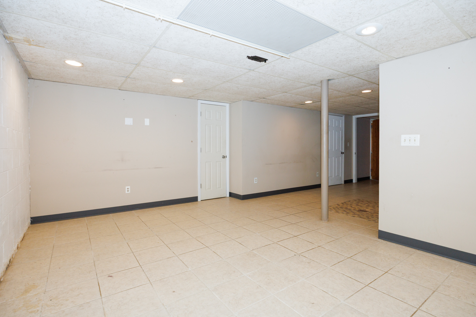 48 AVENUE A, Bloomington, IL 61704