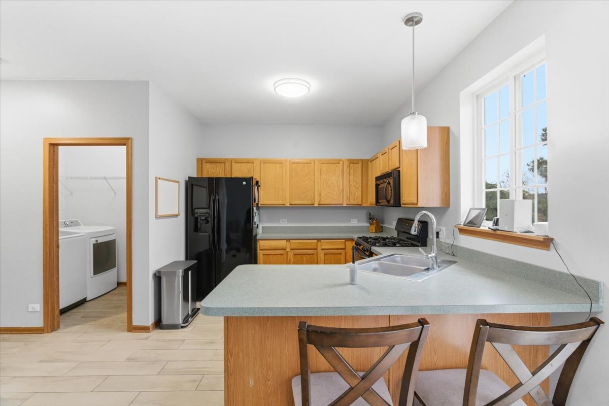 2190 Braeburn Drive #B, Wauconda, IL 60084