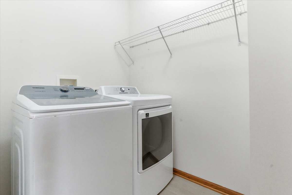 2190 Braeburn Drive #B, Wauconda, IL 60084