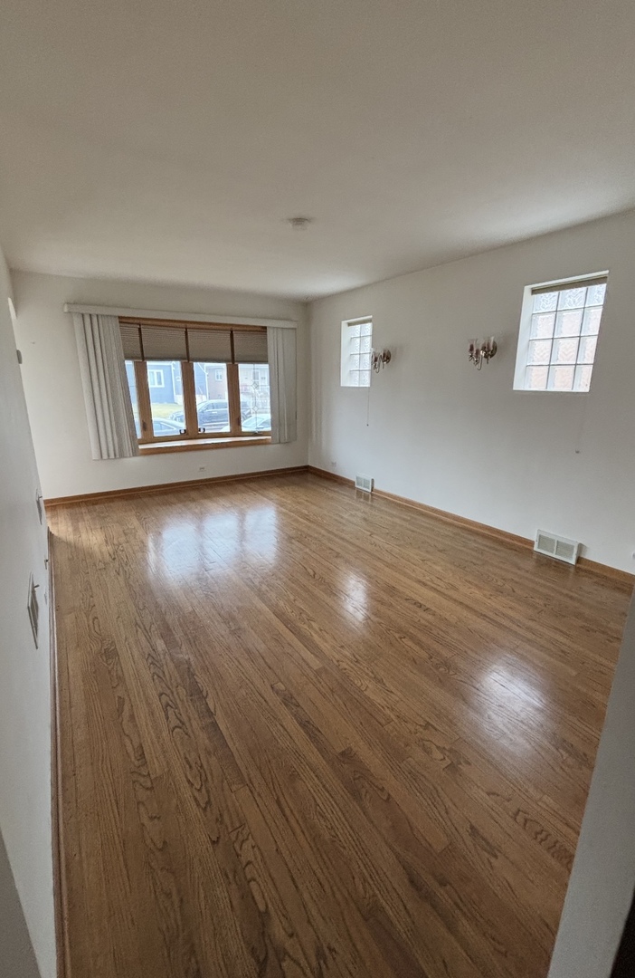 3222 N Ozark Avenue, Chicago, IL 60634