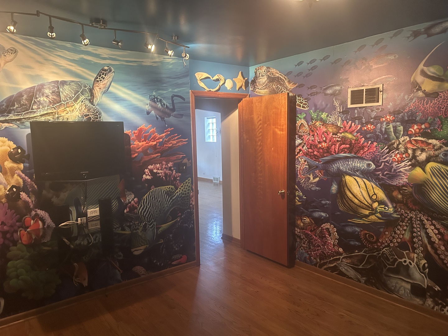 3222 N Ozark Avenue, Chicago, IL 60634