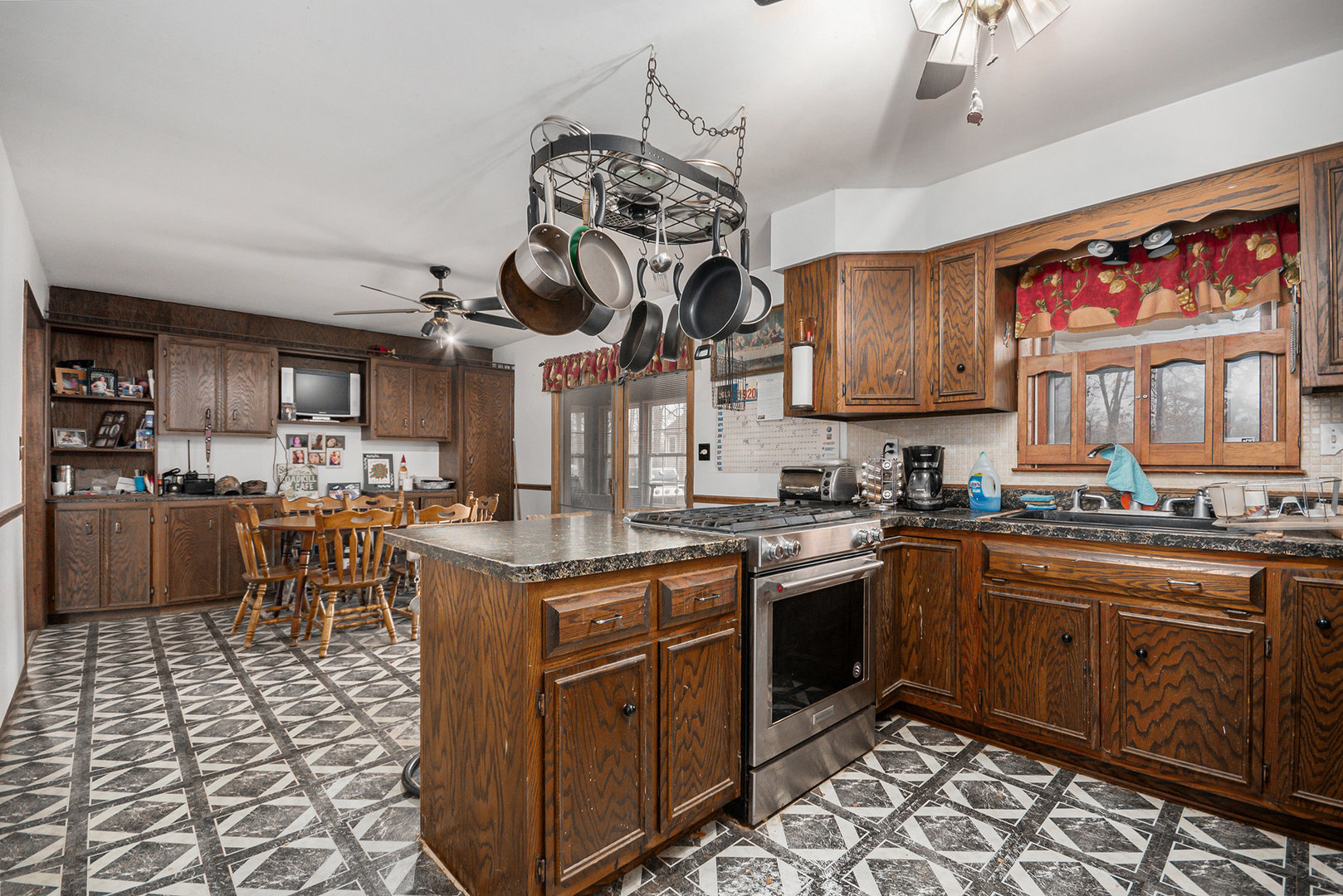 13090 River Road, Plano, IL 60545