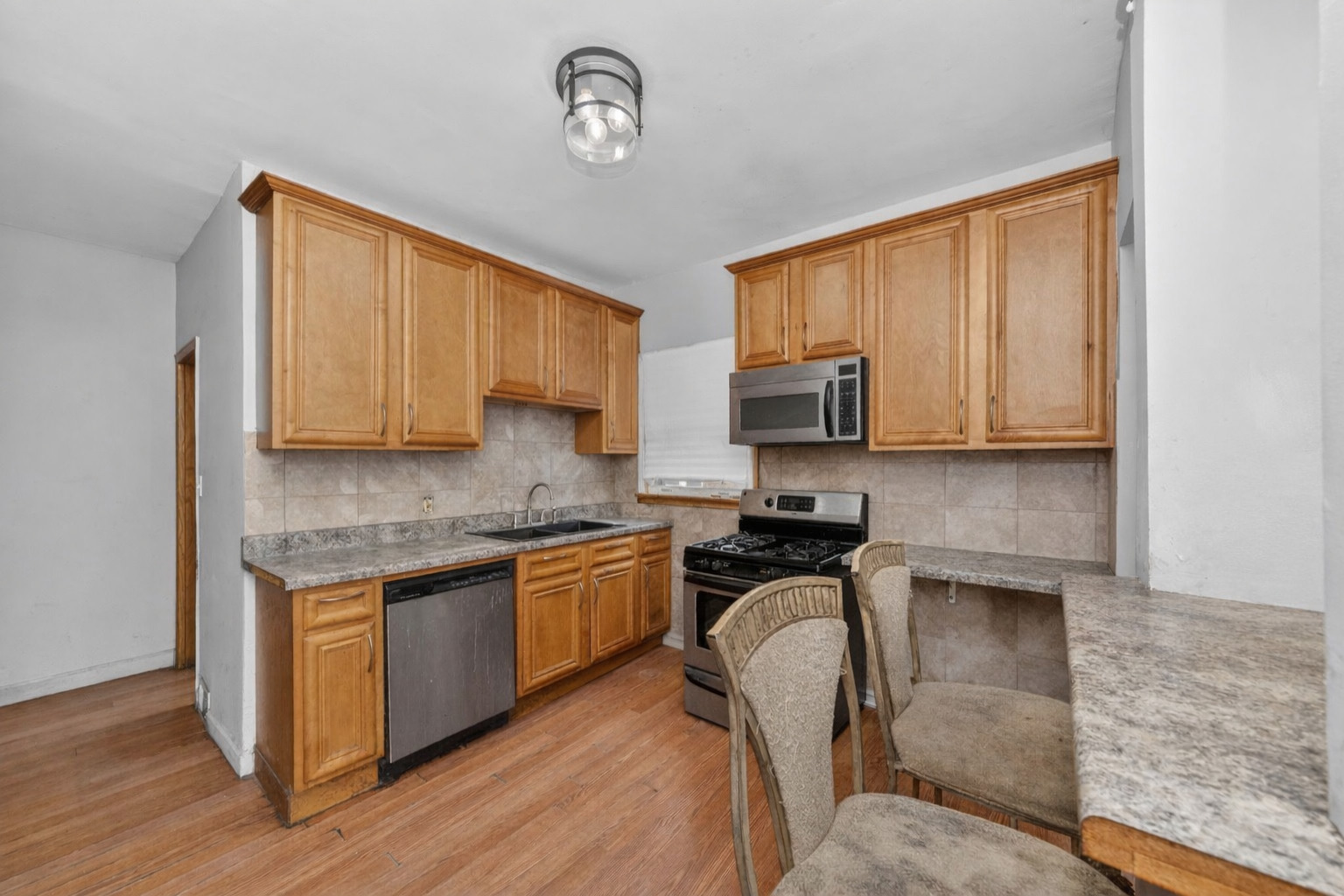 7717 S Luella Avenue, Chicago, IL 60649