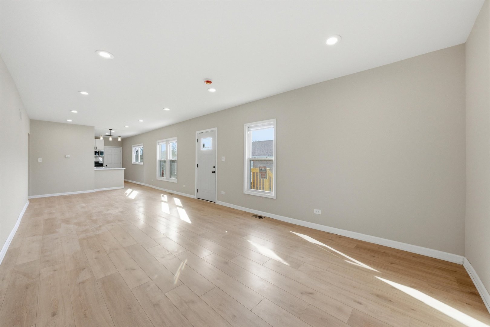 639 S 12th Avenue, Maywood, IL 60153