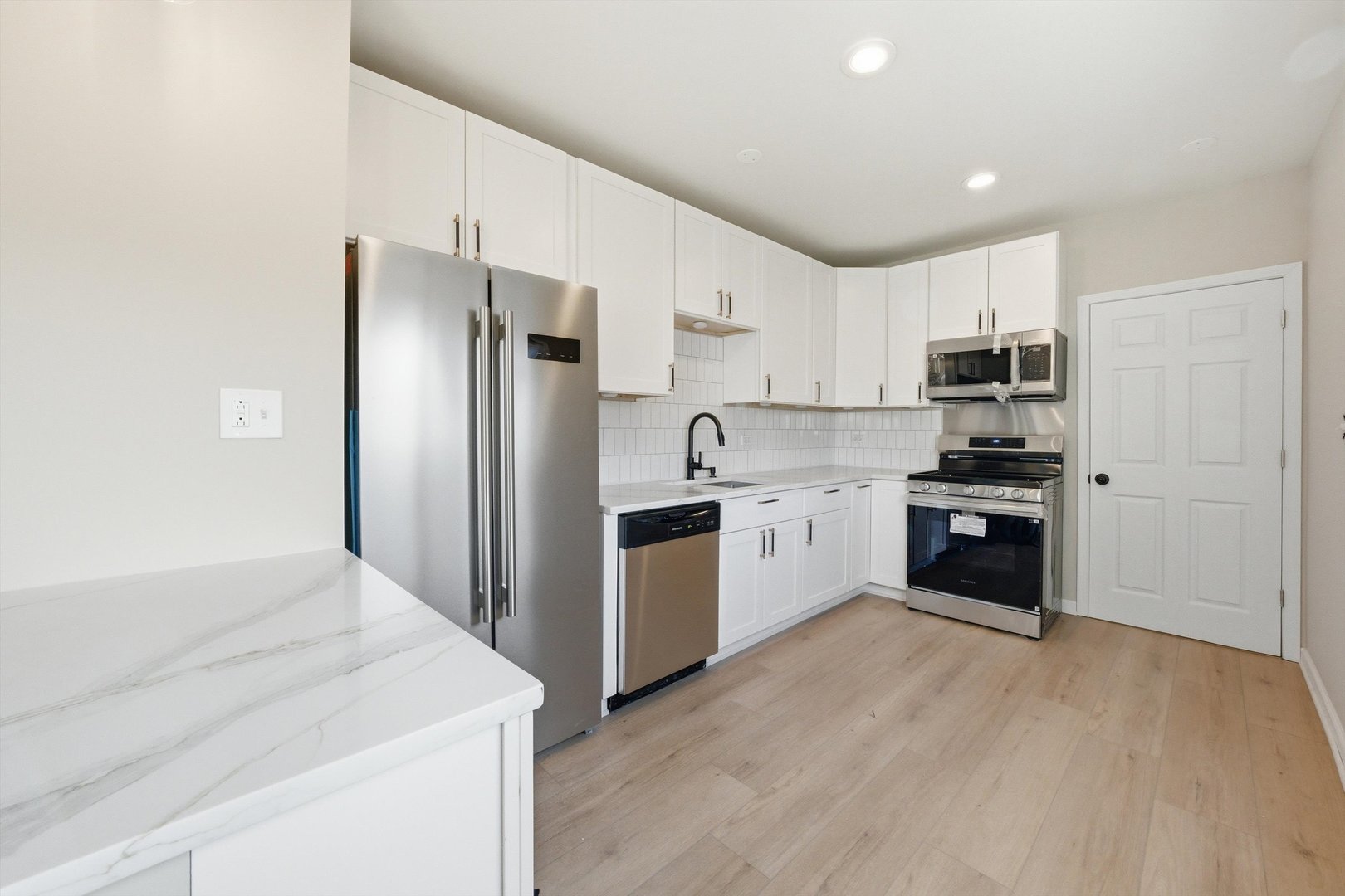 639 S 12th Avenue, Maywood, IL 60153