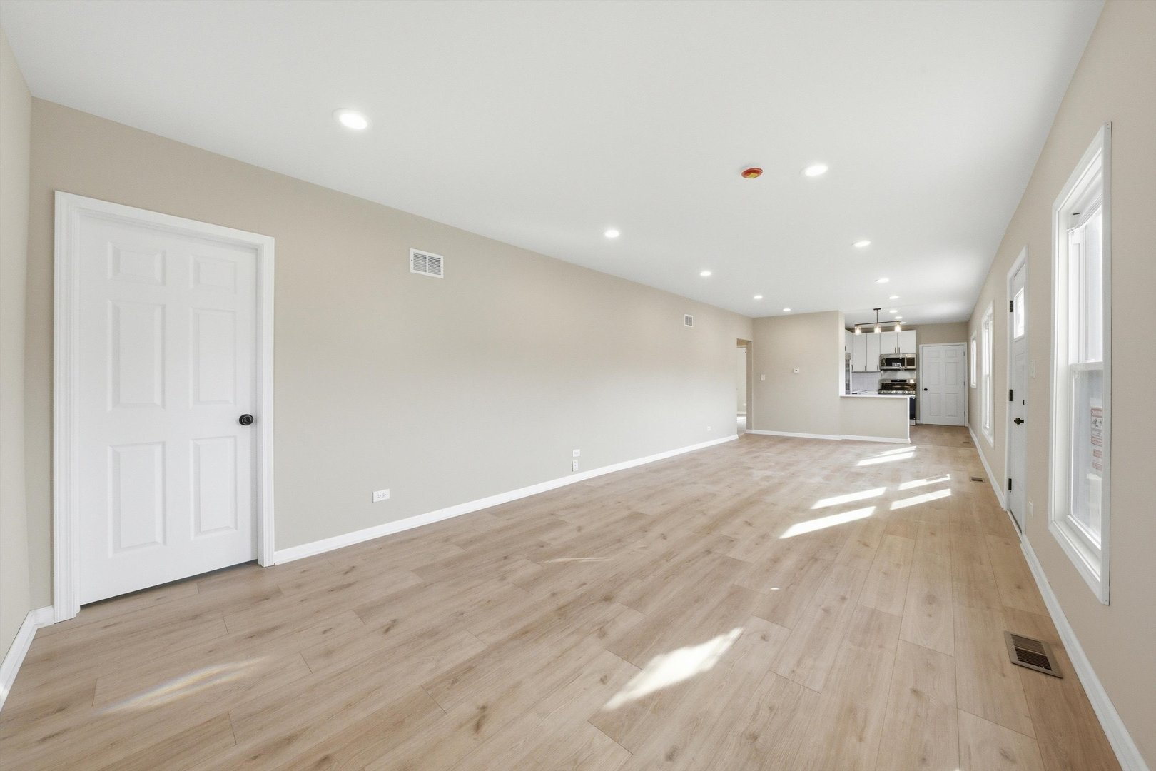 639 S 12th Avenue, Maywood, IL 60153