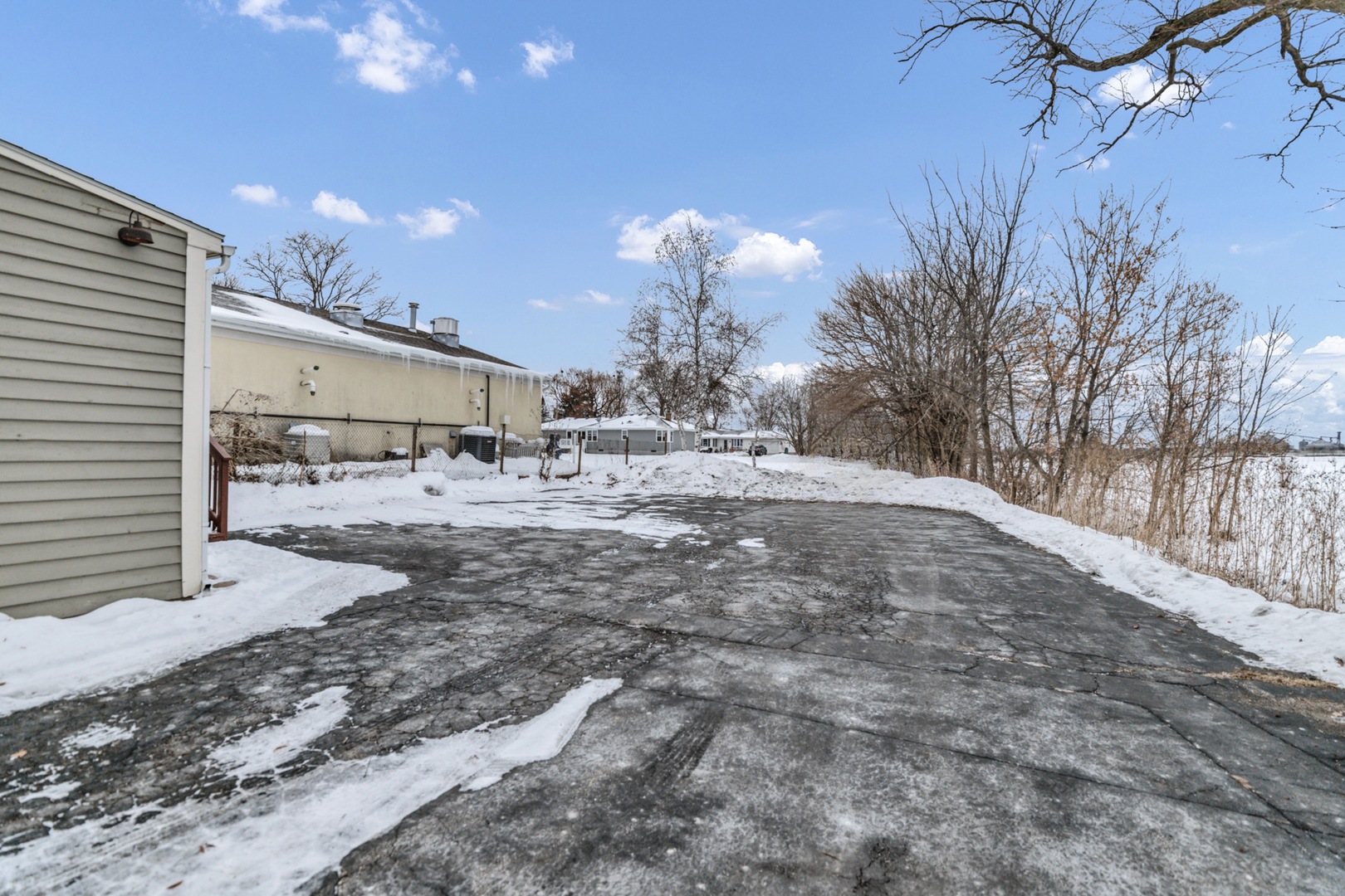 278 N State Street, Hampshire, IL 60140