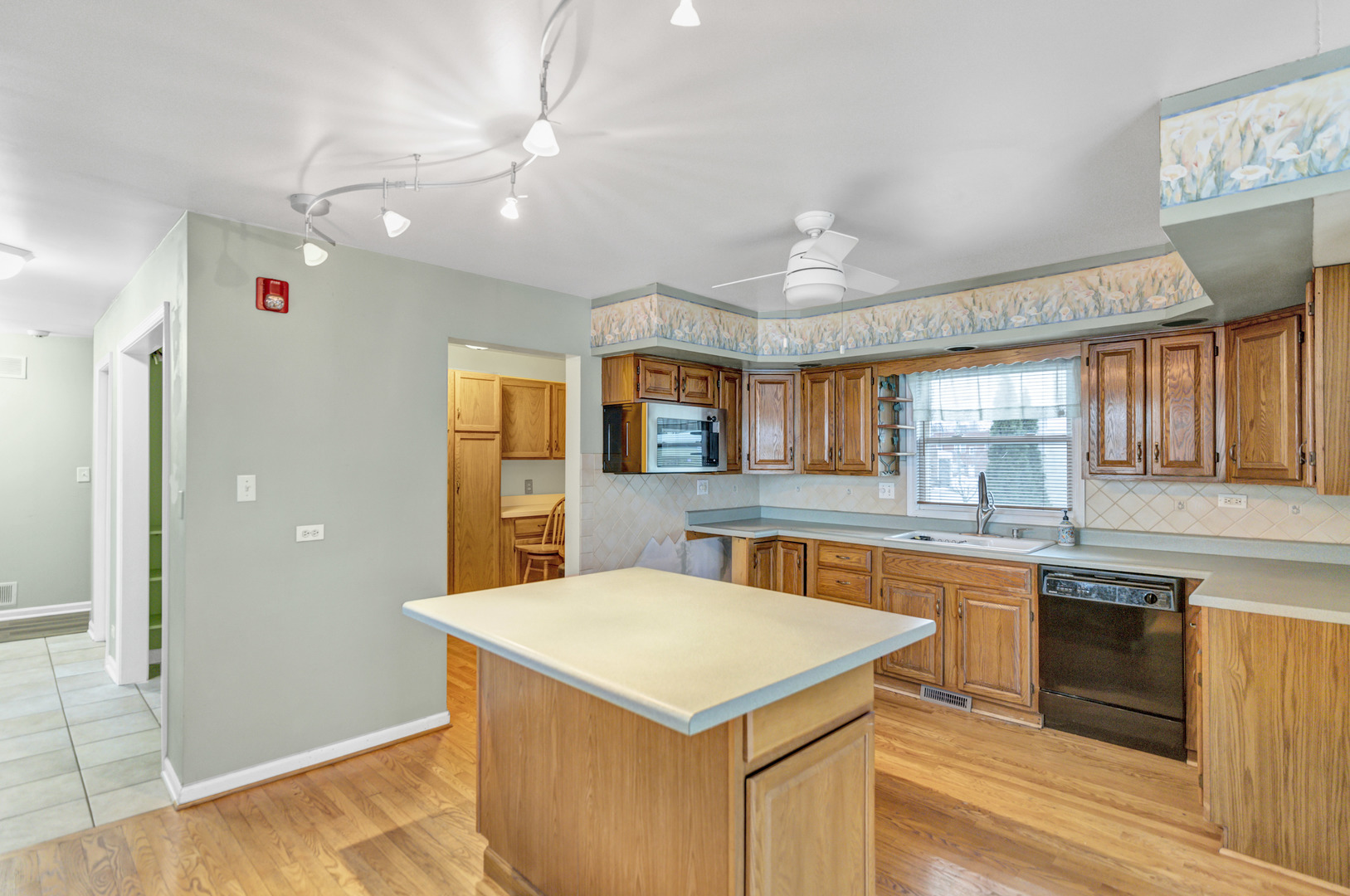 278 N State Street, Hampshire, IL 60140