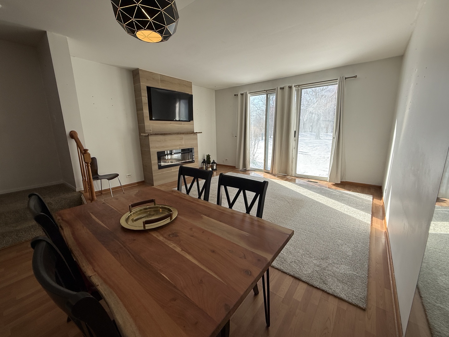 17817 W Salisbury Drive, Gurnee, IL 60031