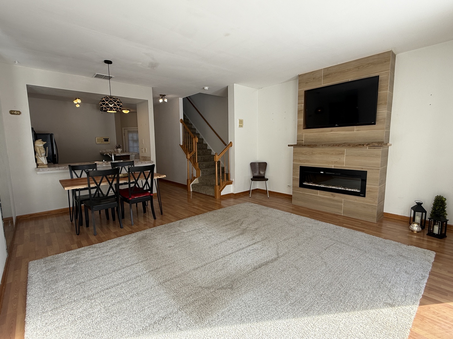 17817 W Salisbury Drive, Gurnee, IL 60031