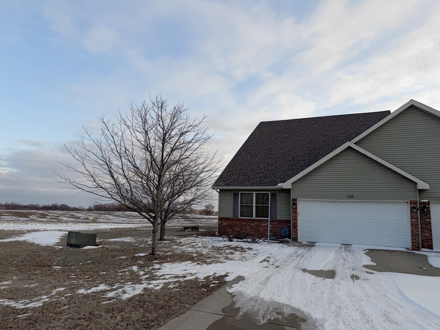 315 Burcham Drive, Leroy, IL 61752
