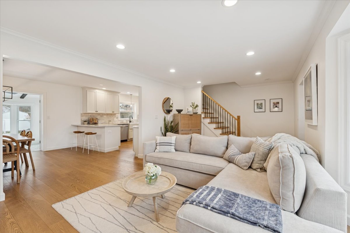 736 Ottawa Avenue, Park Ridge, IL 60068