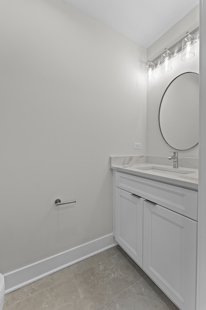 218 S Western Avenue #B, Chicago, IL 60612