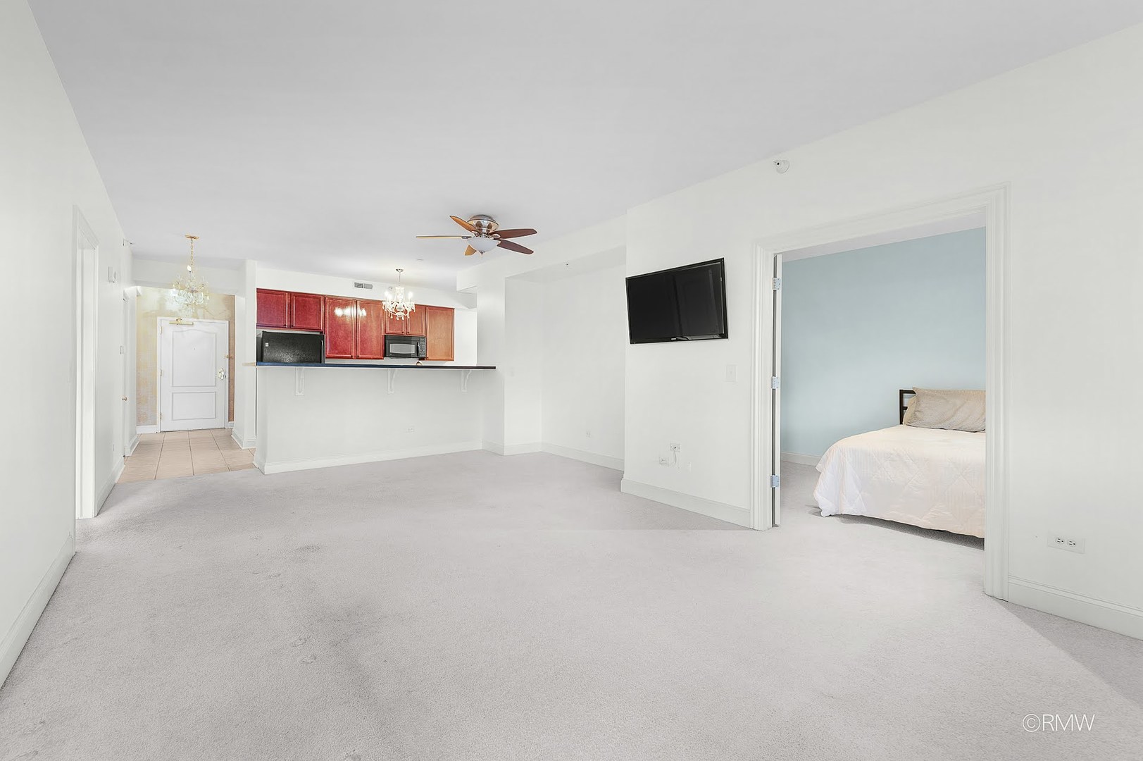 1 ITASCA Place #412, Itasca, IL 60143