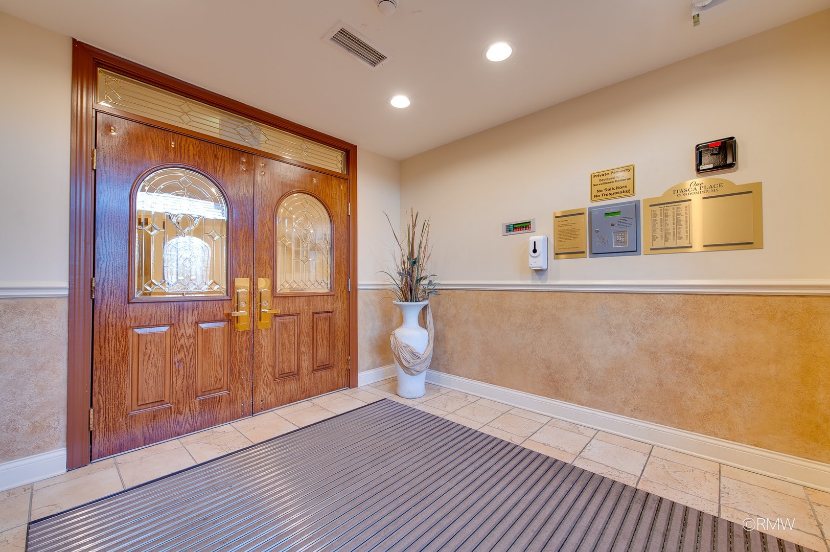 1 ITASCA Place #412, Itasca, IL 60143