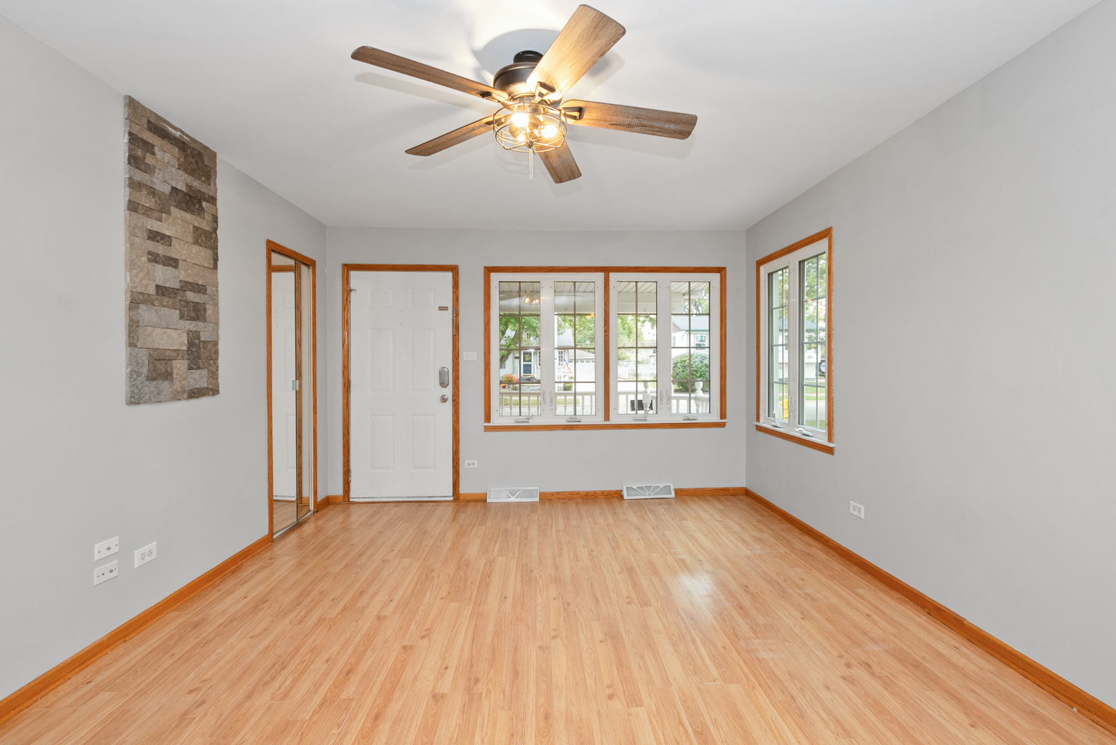 8818 Fairway Drive, Orland Park, IL 60462