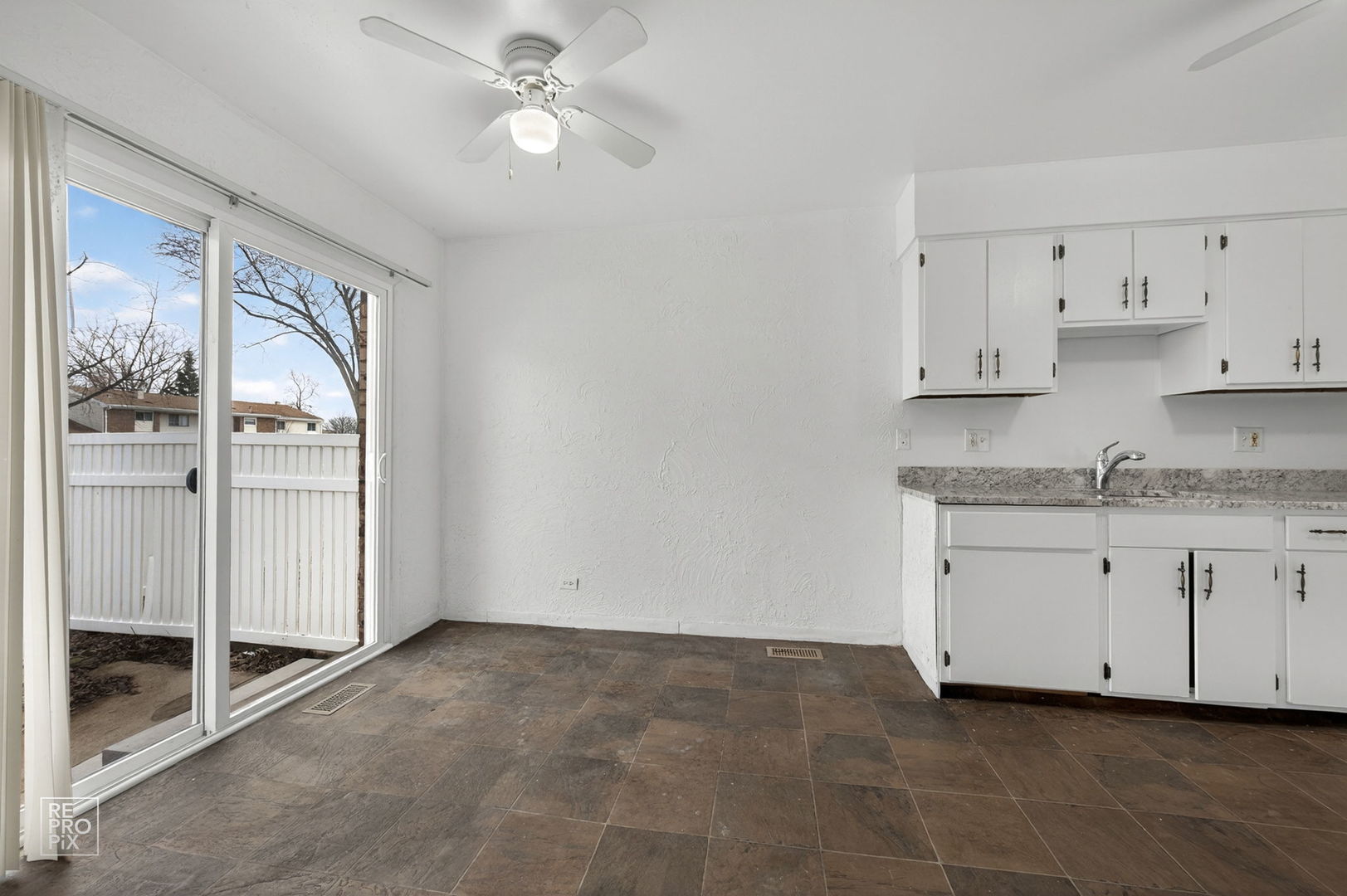 882 White Oak Lane, University Park, IL 60484