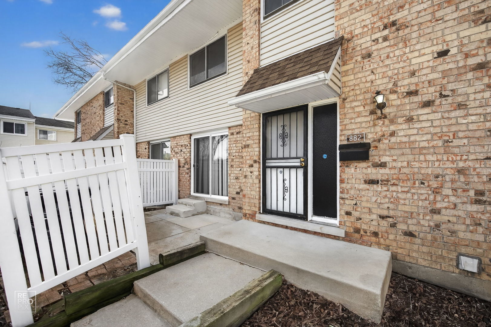 882 White Oak Lane, University Park, IL 60484