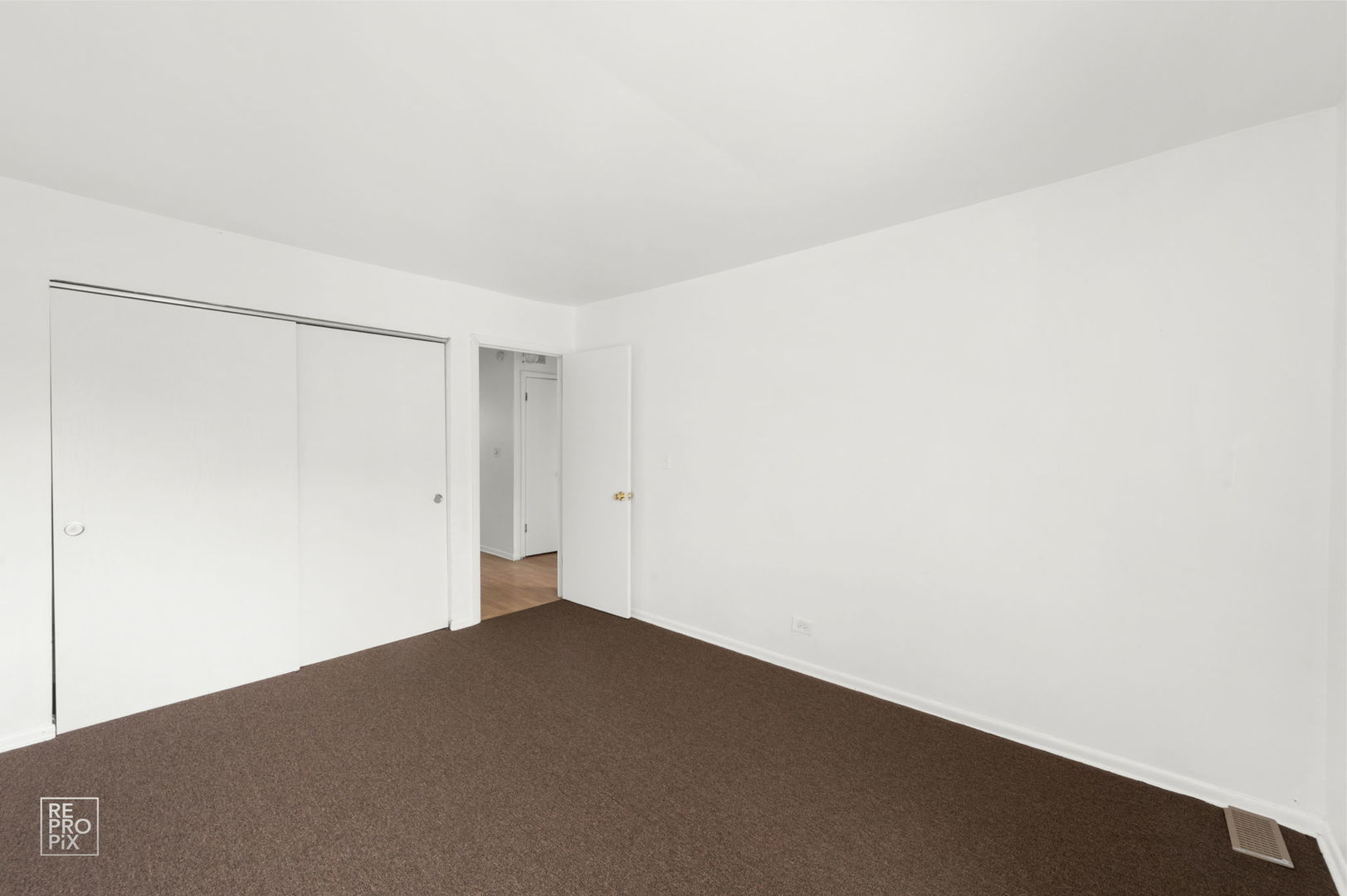 882 White Oak Lane, University Park, IL 60484