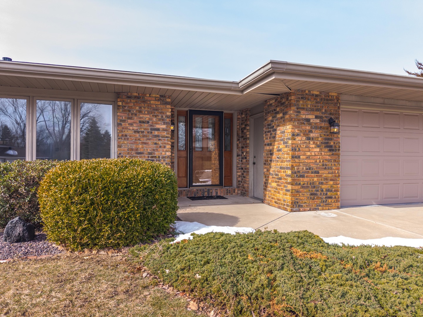 207 Hampton Drive, Bloomington, IL 61704