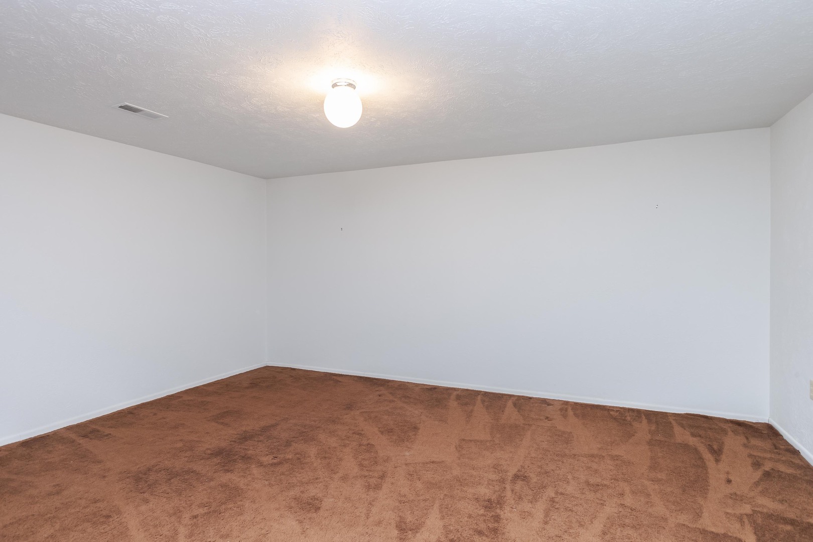 207 Hampton Drive, Bloomington, IL 61704