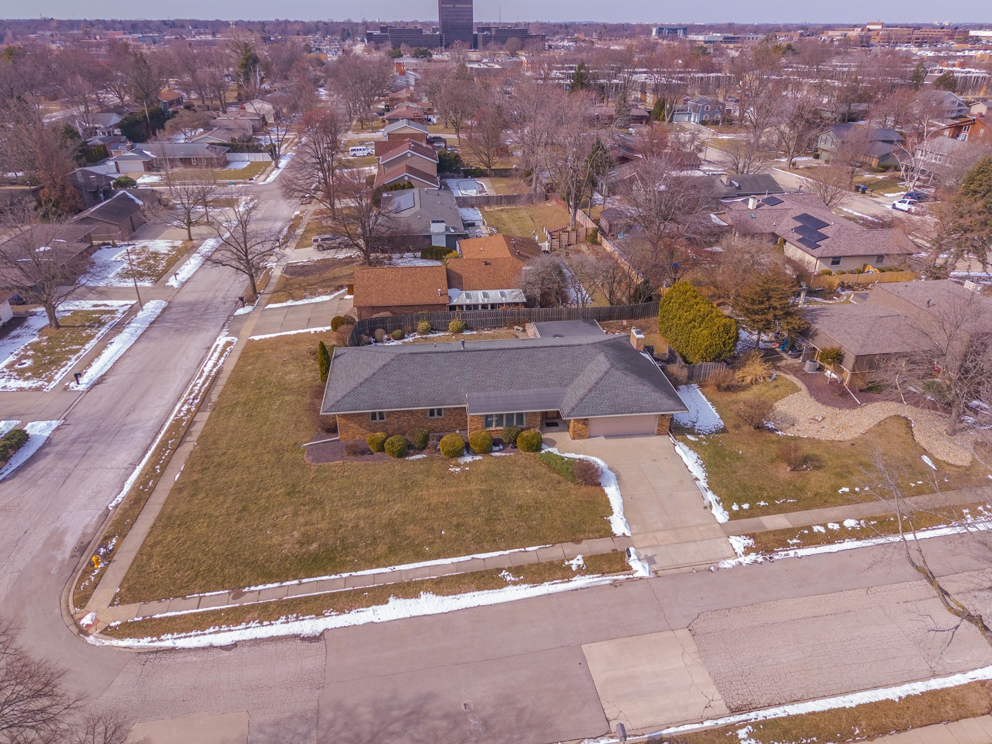 207 Hampton Drive, Bloomington, IL 61704