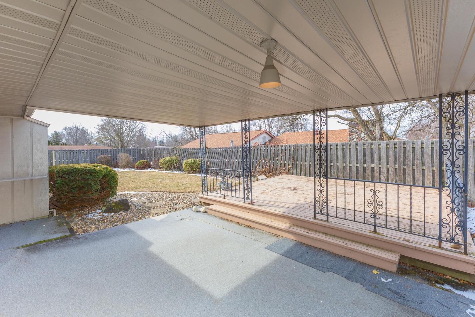 207 Hampton Drive, Bloomington, IL 61704