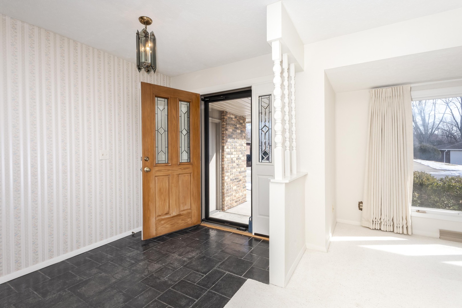 207 Hampton Drive, Bloomington, IL 61704