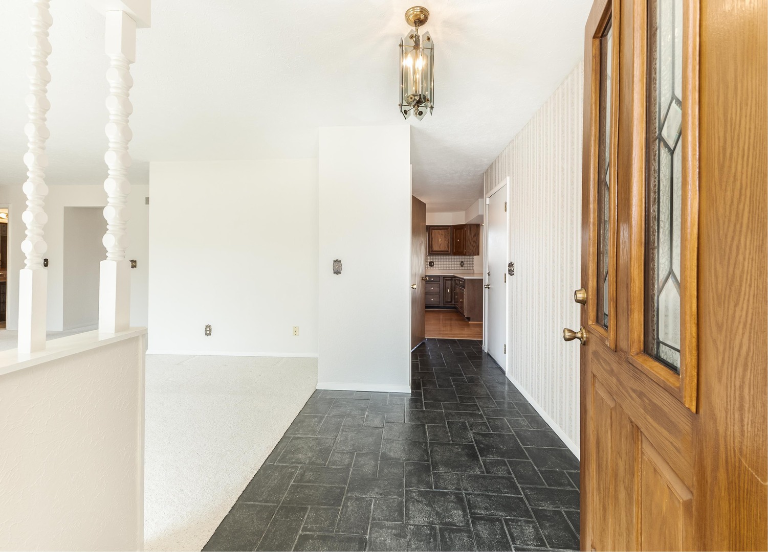 207 Hampton Drive, Bloomington, IL 61704